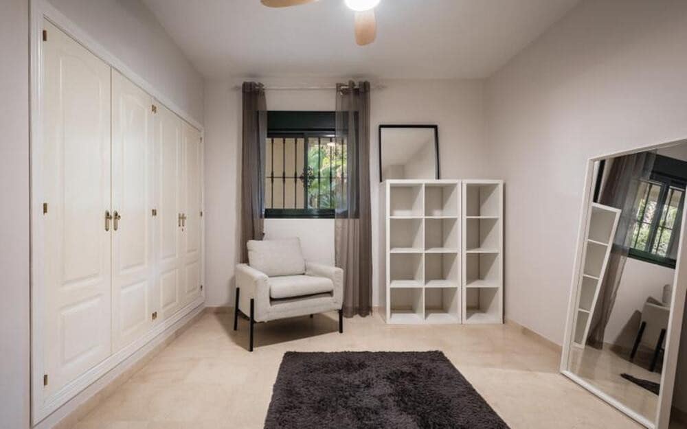 2 Zimmer Apartment zu vermieten in San Pedro de Alcantara mit Pool Garage - 2.500 € (Ref: 9714361)