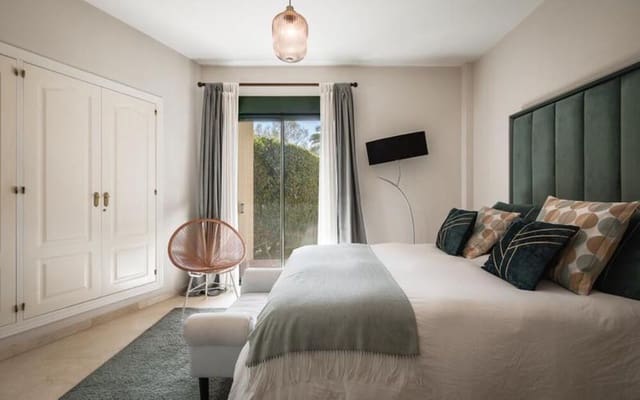 2 Zimmer Apartment zu vermieten in Guadalmina Alta, Marbella mit Pool Garage - 2.500 € (Ref: 9714361)