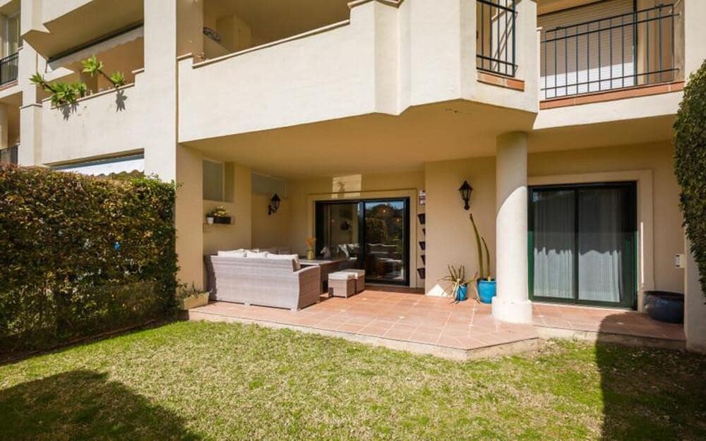 2 Zimmer Apartment zu vermieten in San Pedro de Alcantara mit Pool Garage - 2.500 € (Ref: 9714361)