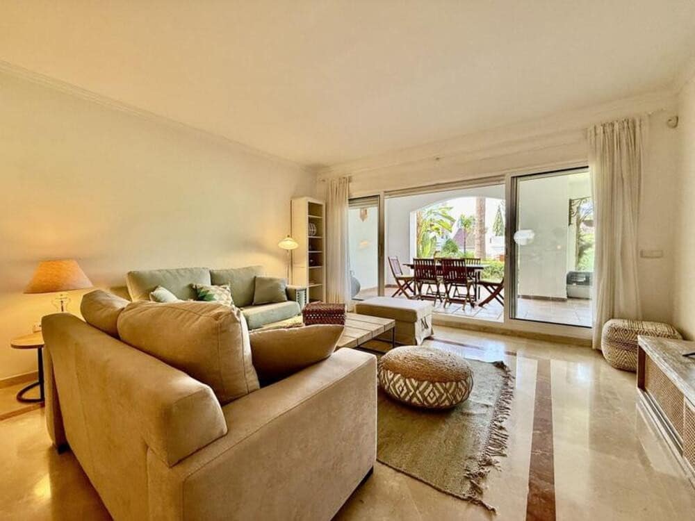 2 bedroom Apartment for rent in Marbella with pool garage - € 2,950 (Ref: 9714362)