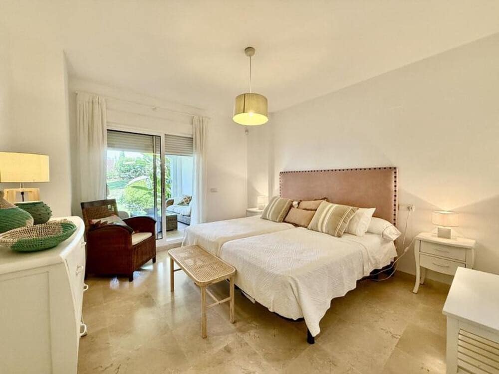 2 bedroom Apartment for rent in Marbella with pool garage - € 2,950 (Ref: 9714362)