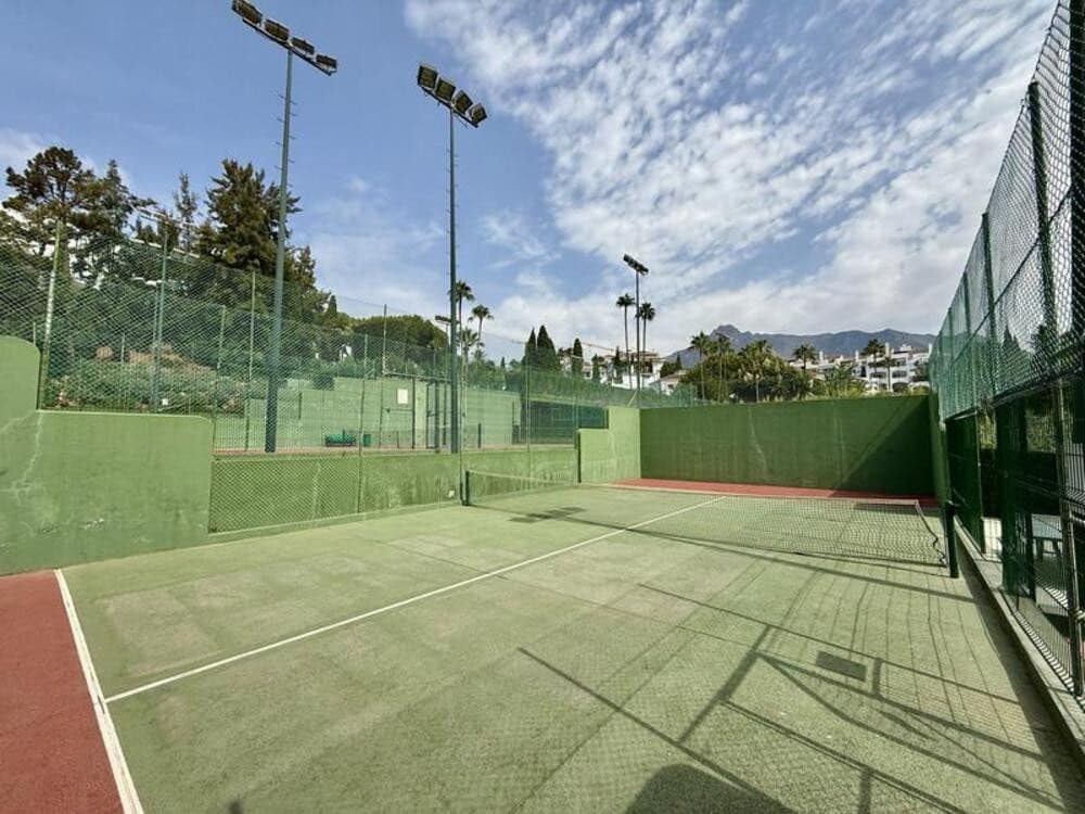 2 bedroom Apartment for rent in Marbella with pool garage - € 2,950 (Ref: 9714362)