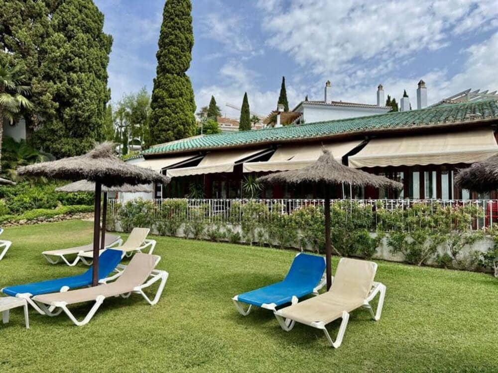 2 bedroom Apartment for rent in Marbella with pool garage - € 2,950 (Ref: 9714362)