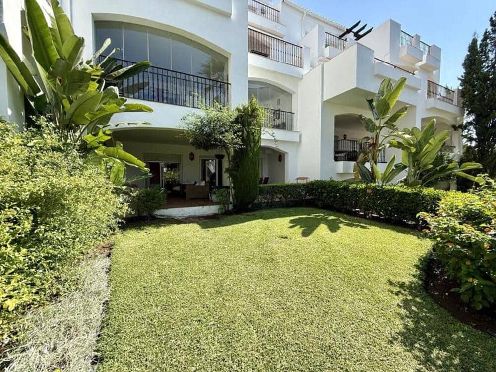 2 bedroom Apartment for rent in Marbella with pool garage - € 2,950 (Ref: 9714362)