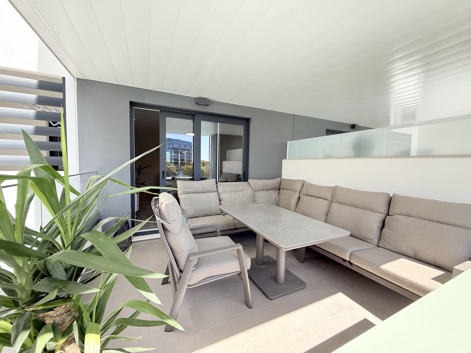 3 bedroom Apartment for rent in Marbella with pool garage - € 3,500 (Ref: 9714363)