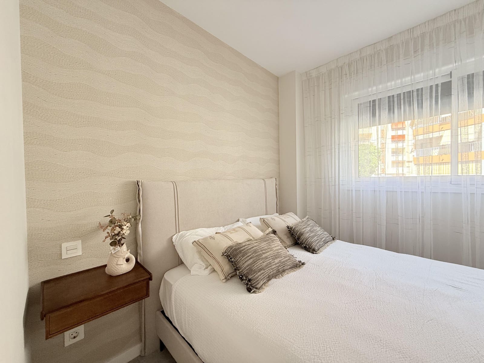 3 bedroom Apartment for rent in Marbella with pool garage - € 3,500 (Ref: 9714363)