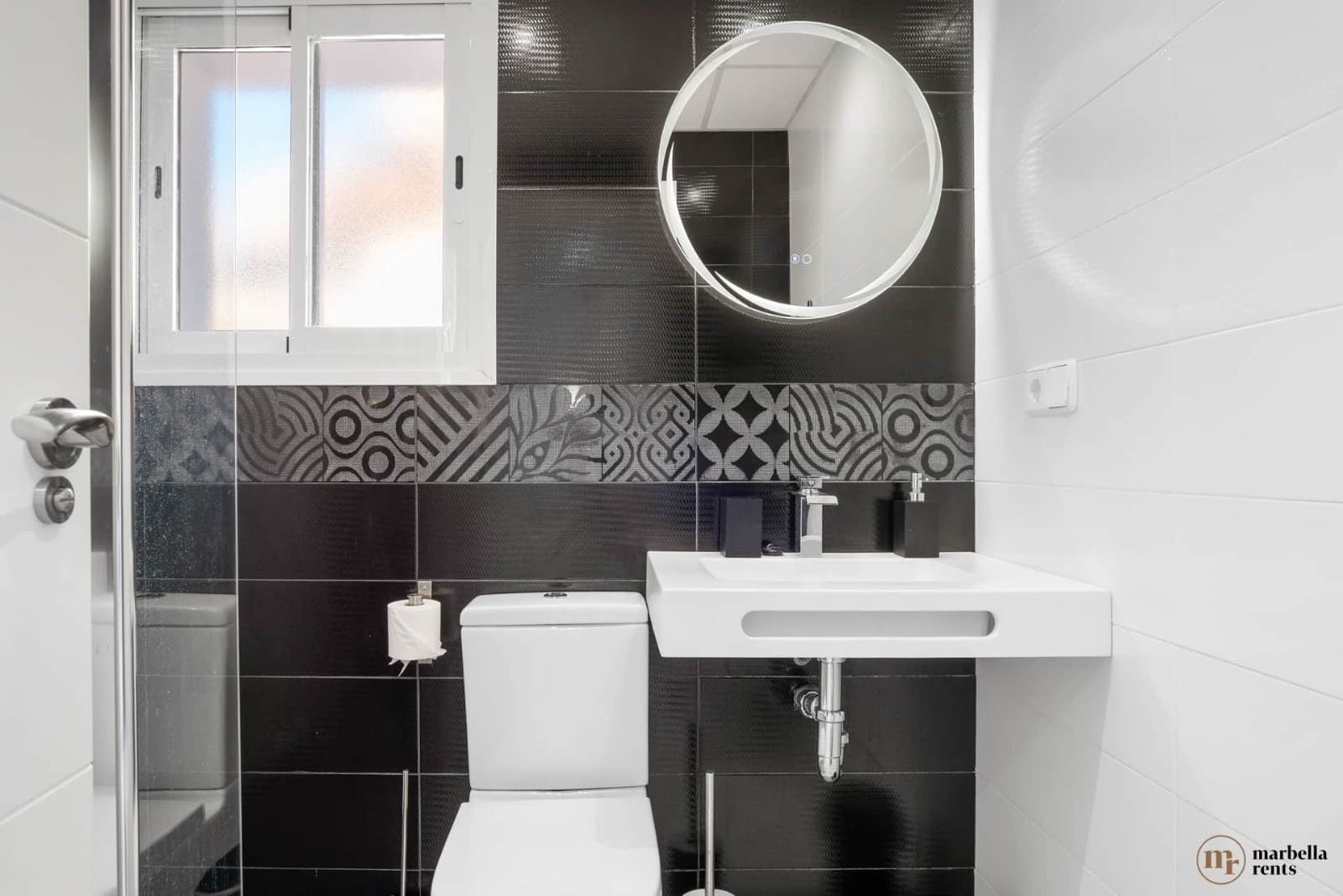 6 Zimmer Doppelhaus zu verkaufen in Marbella mit Pool Garage - 1.200.000 € (Ref: 9719334)