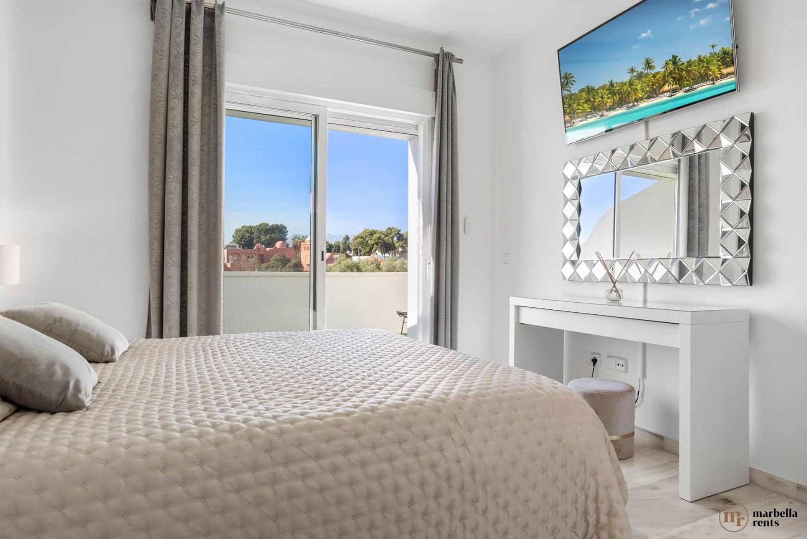 6 Zimmer Doppelhaus zu verkaufen in Marbella mit Pool Garage - 1.200.000 € (Ref: 9719334)