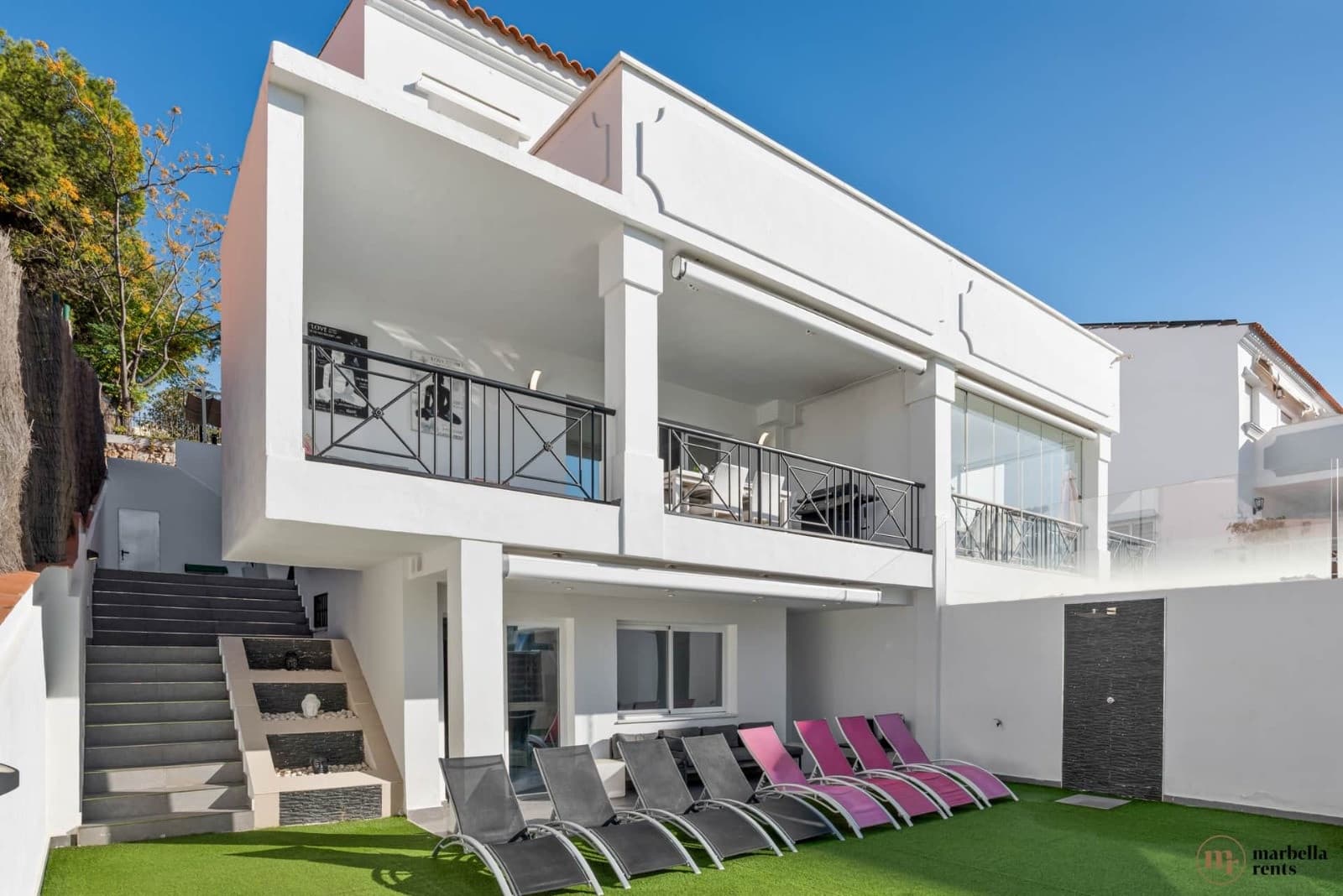 6 Zimmer Doppelhaus zu verkaufen in Marbella mit Pool Garage - 1.200.000 € (Ref: 9719334)