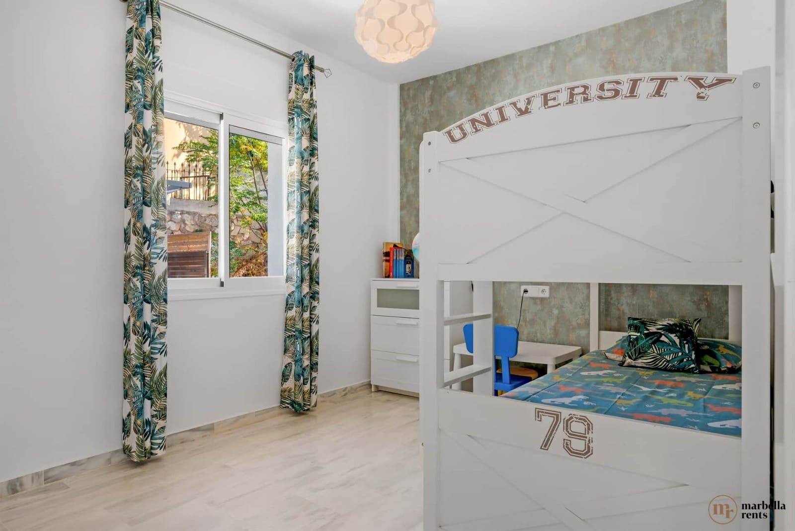 6 Zimmer Doppelhaus zu verkaufen in Marbella mit Pool Garage - 1.200.000 € (Ref: 9719334)