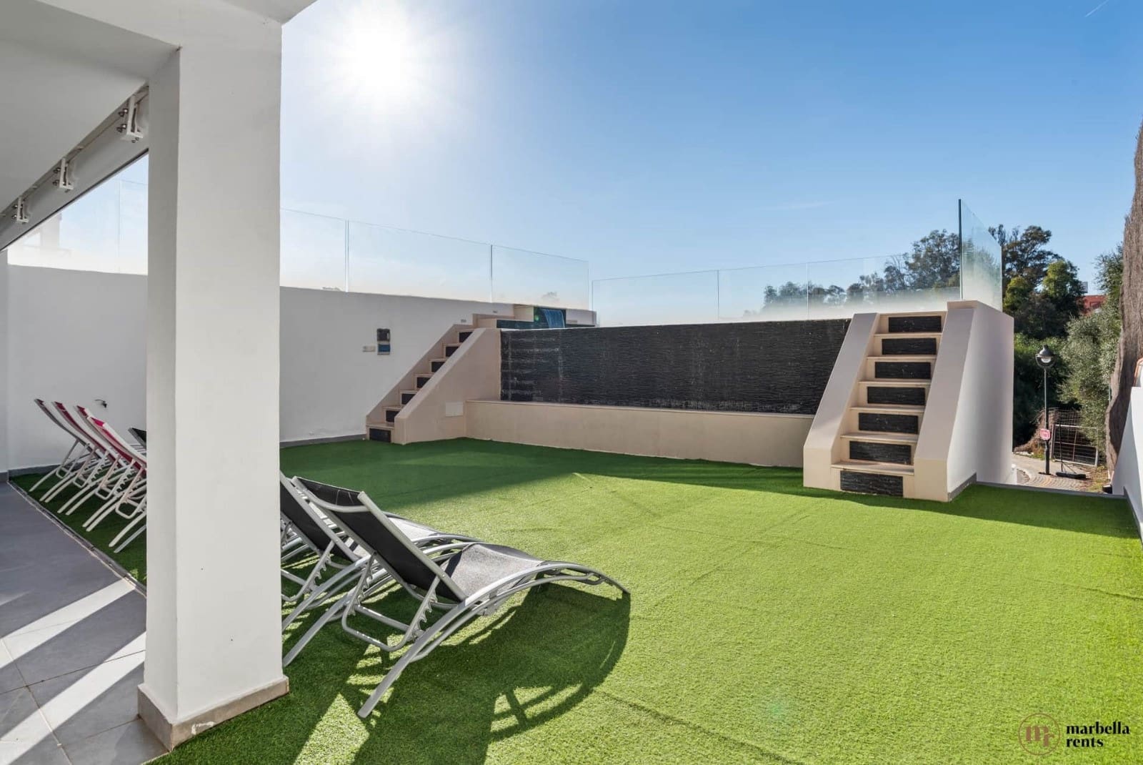 6 Zimmer Doppelhaus zu verkaufen in Marbella mit Pool Garage - 1.200.000 € (Ref: 9719334)