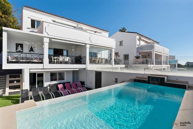 6 bedroom Semi-detached Villa for sale in Cabopino - Artola, Marbella with pool garage - € 1,200,000 (Ref: 9719334)
