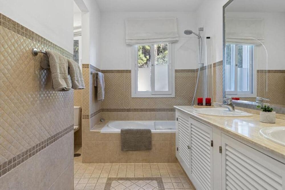 3 soveværelse Lejlighed til salg i Benahavis med swimmingpool garage - € 650.000 (Ref: 9720980)