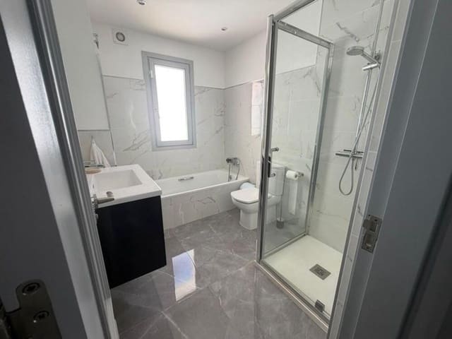 4 quarto Casa em Banda para arrendar em El Paraiso, Estepona com piscina garagem - 3 950 € (Ref: 9726227)