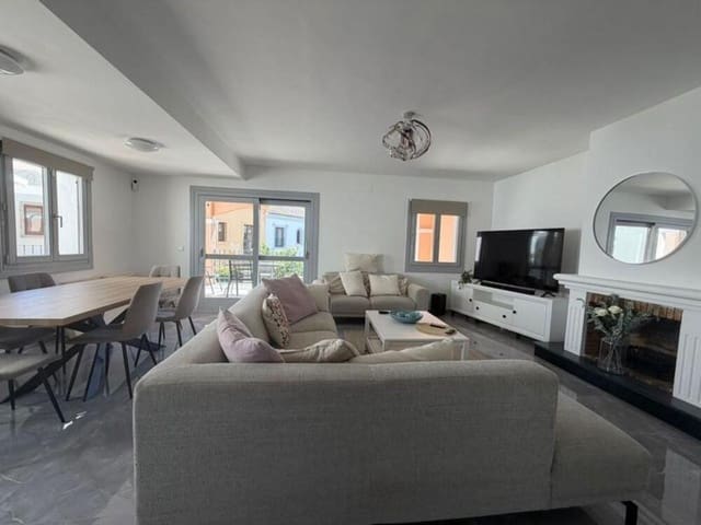 4 quarto Casa em Banda para arrendar em El Paraiso, Estepona com piscina garagem - 3 950 € (Ref: 9726227)