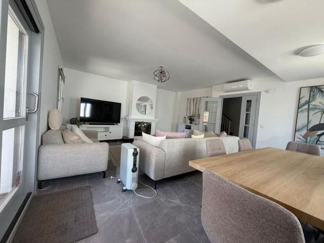 4 quarto Casa em Banda para arrendar em El Paraiso, Estepona com piscina garagem - 3 950 € (Ref: 9726227)