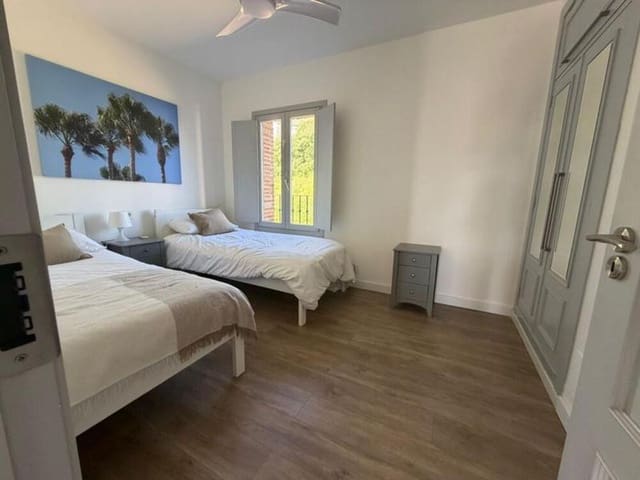 4 quarto Casa em Banda para arrendar em El Paraiso, Estepona com piscina garagem - 3 950 € (Ref: 9726227)