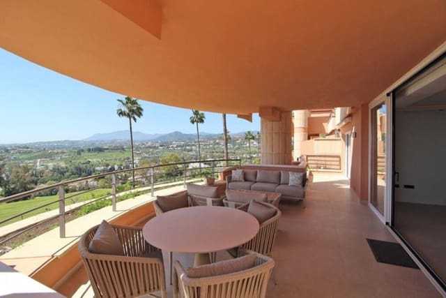 3 soveværelse Lejlighed til salg i Los Naranjos, Marbella med swimmingpool garage - € 1.650.000 (Ref: 9726229)