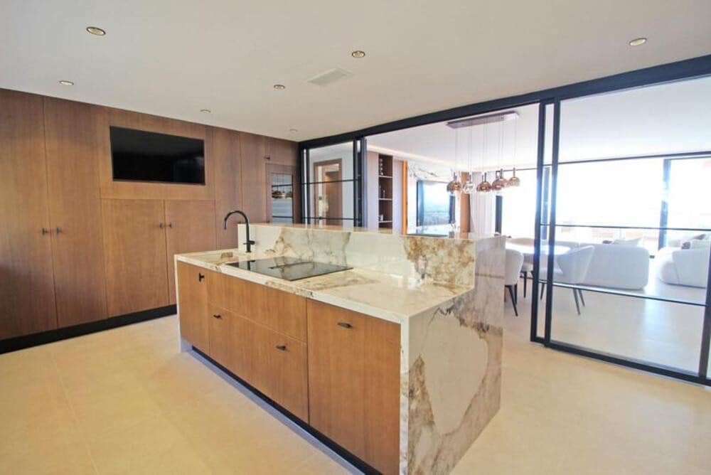 3 chambre Appartement à vendre à Marbella avec piscine garage - 1 650 000 € (Ref: 9726229)