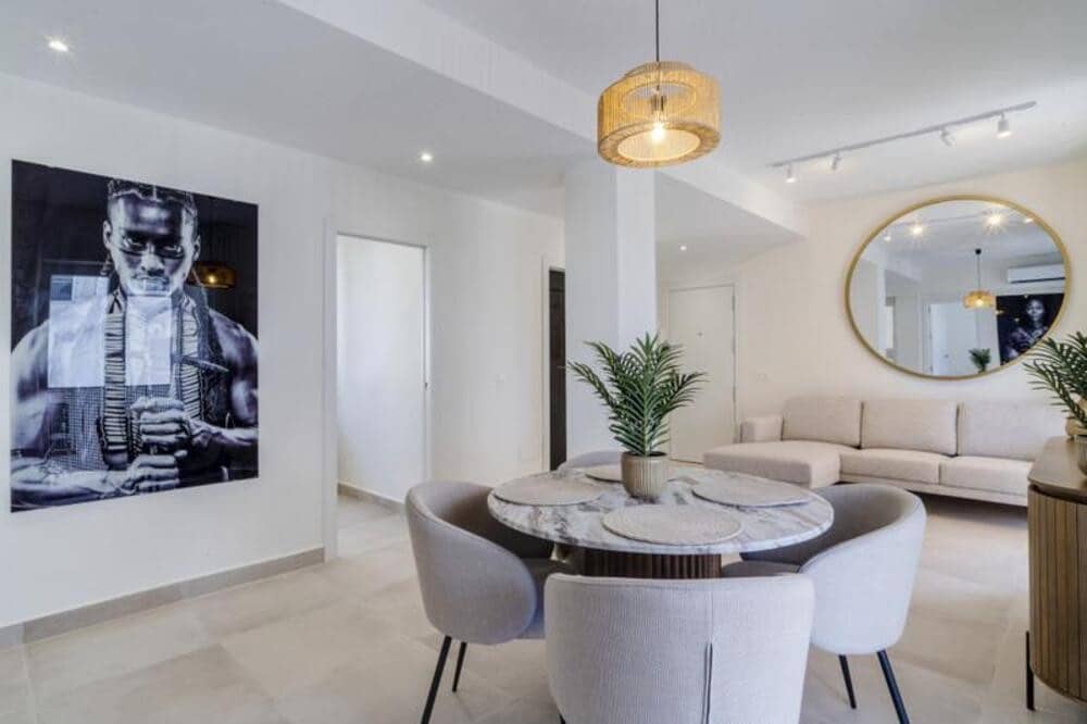 3 bedroom Apartment for rent in Estepona - € 1,850 (Ref: 9726233)