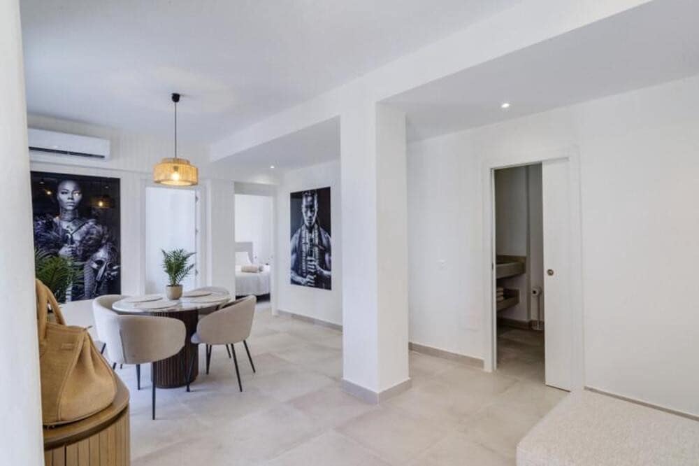 3 bedroom Apartment for rent in Estepona - € 1,850 (Ref: 9726233)