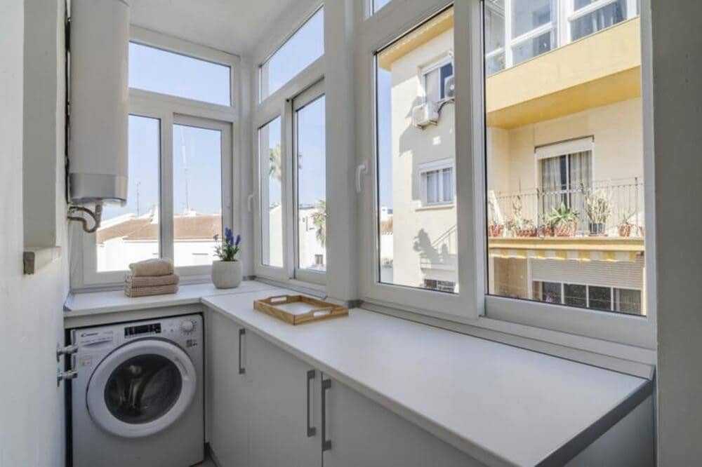 3 bedroom Apartment for rent in Estepona - € 1,850 (Ref: 9726233)