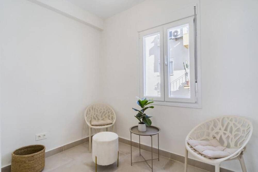 3 bedroom Apartment for rent in Estepona - € 1,850 (Ref: 9726233)