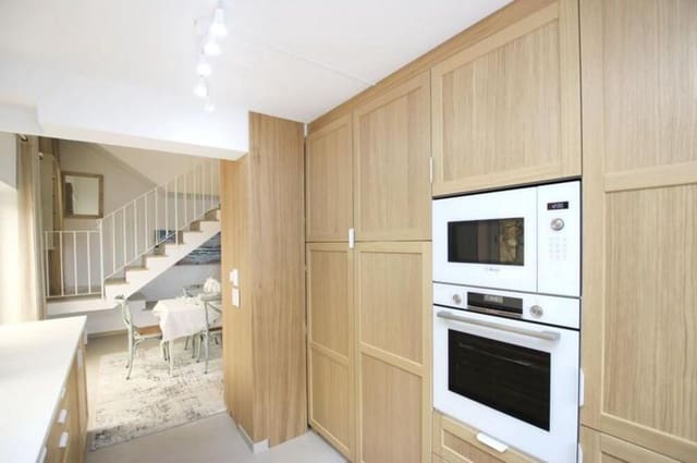 4 chambre Appartement à vendre à Centro, Estepona avec piscine garage - 949 000 € (Ref: 9731613)