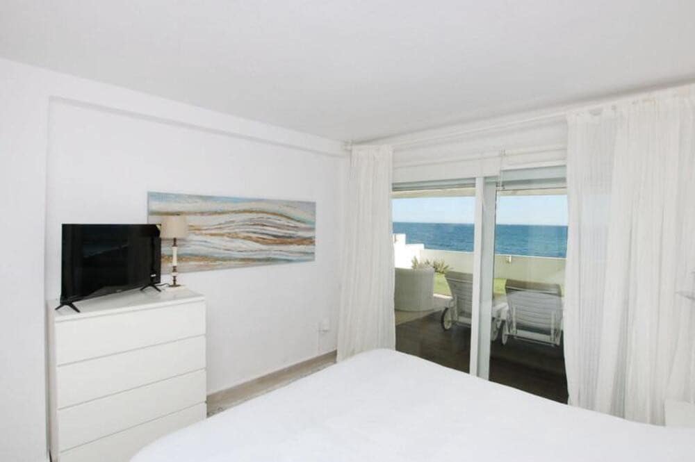 4 bedroom Apartment for sale in Estepona with pool garage - € 949,000 (Ref: 9731613)