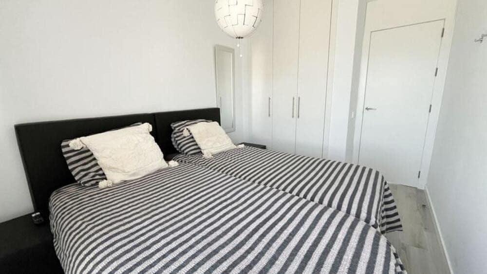 2 sypialnia Penthouse na sprzedaż w Benahavis z basenem garażem - 595 000 € (Ref: 9735052)