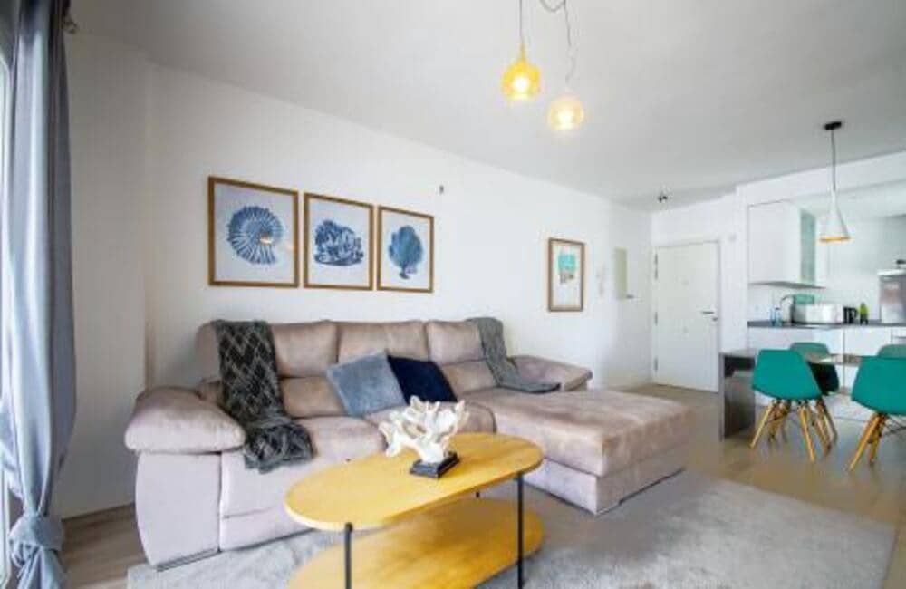 2 bedroom Penthouse for rent in Marbella with pool garage - € 2,000 (Ref: 9735053)