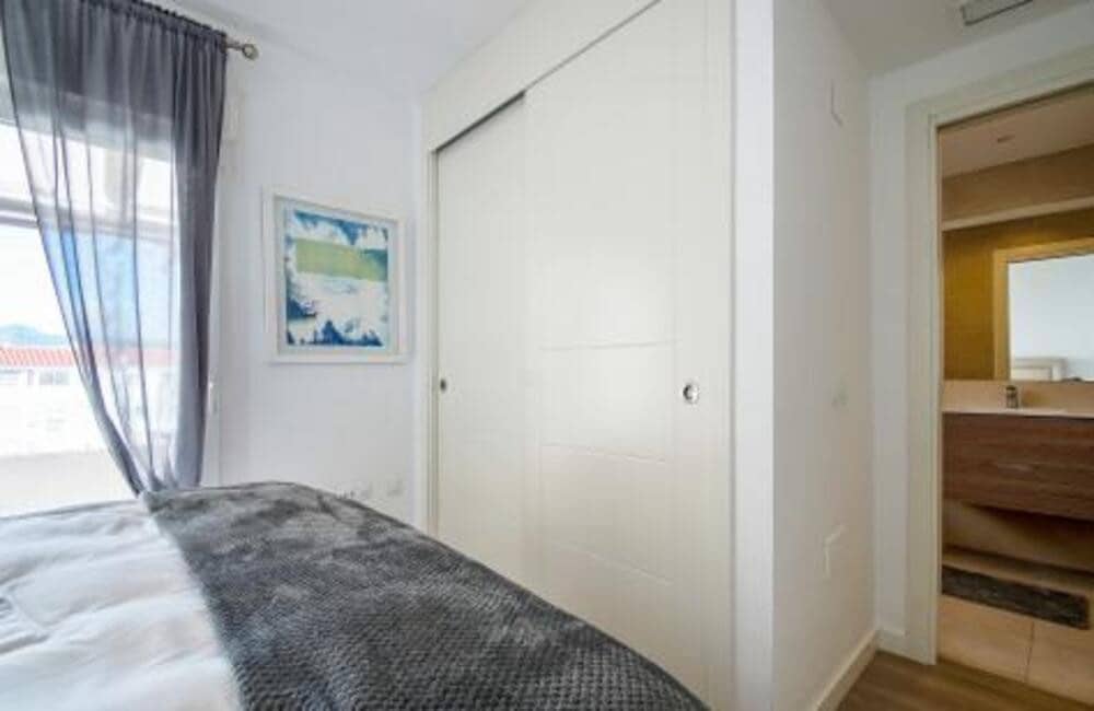 2 bedroom Penthouse for rent in Marbella with pool garage - € 2,000 (Ref: 9735053)