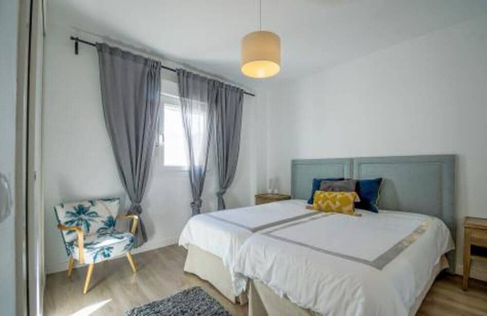 2 bedroom Penthouse for rent in Marbella with pool garage - € 2,000 (Ref: 9735053)