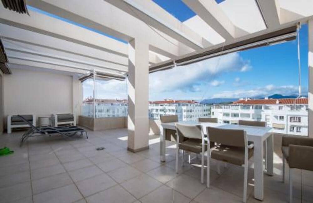 2 bedroom Penthouse for rent in Marbella with pool garage - € 2,000 (Ref: 9735053)