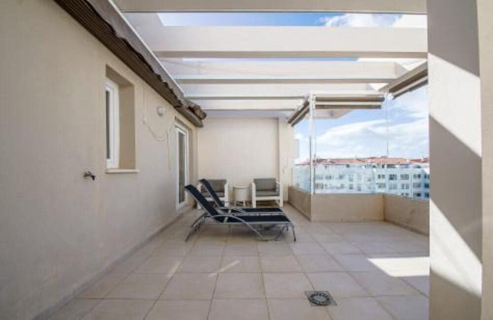 2 bedroom Penthouse for rent in Marbella with pool garage - € 2,000 (Ref: 9735053)