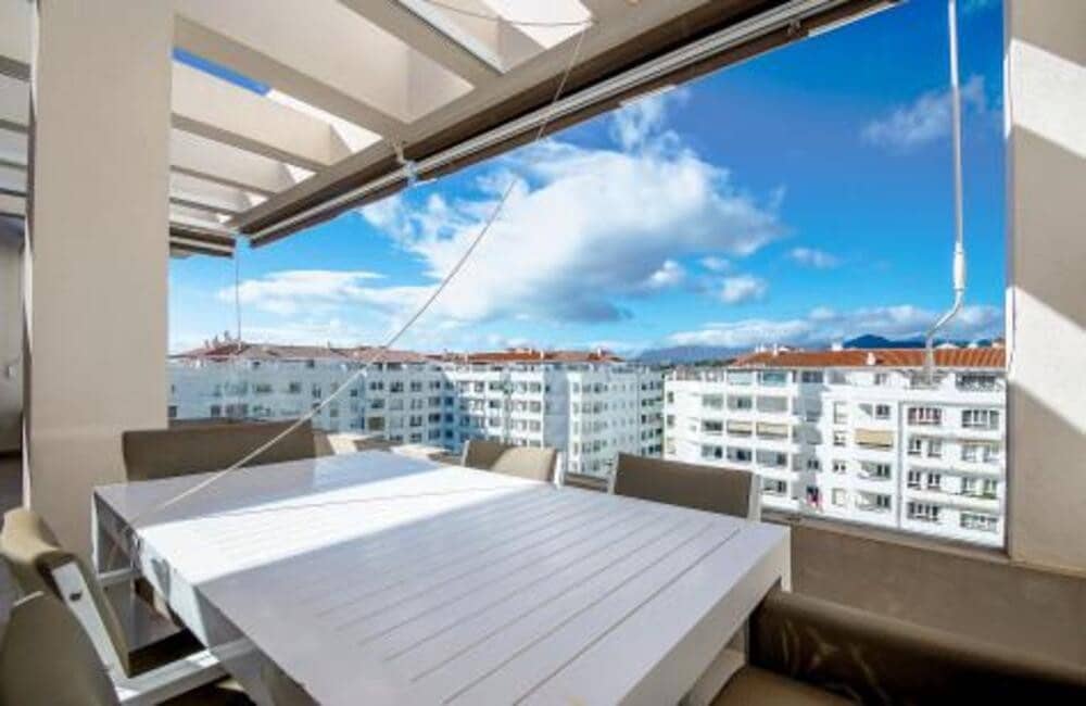 2 bedroom Penthouse for rent in Marbella with pool garage - € 2,000 (Ref: 9735053)