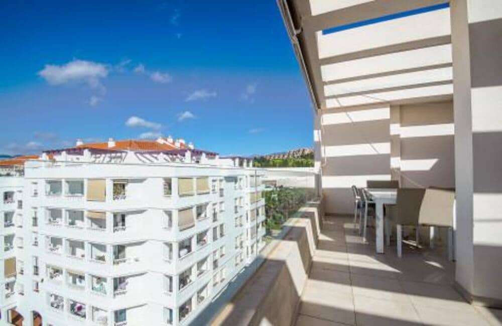 2 bedroom Penthouse for rent in Marbella with pool garage - € 2,000 (Ref: 9735053)