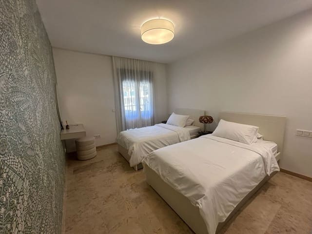 2 soverom Leilighet til leie i Nueva Alcántara, Marbella med svømmebasseng garasje - € 2 700 (Ref: 9737862)