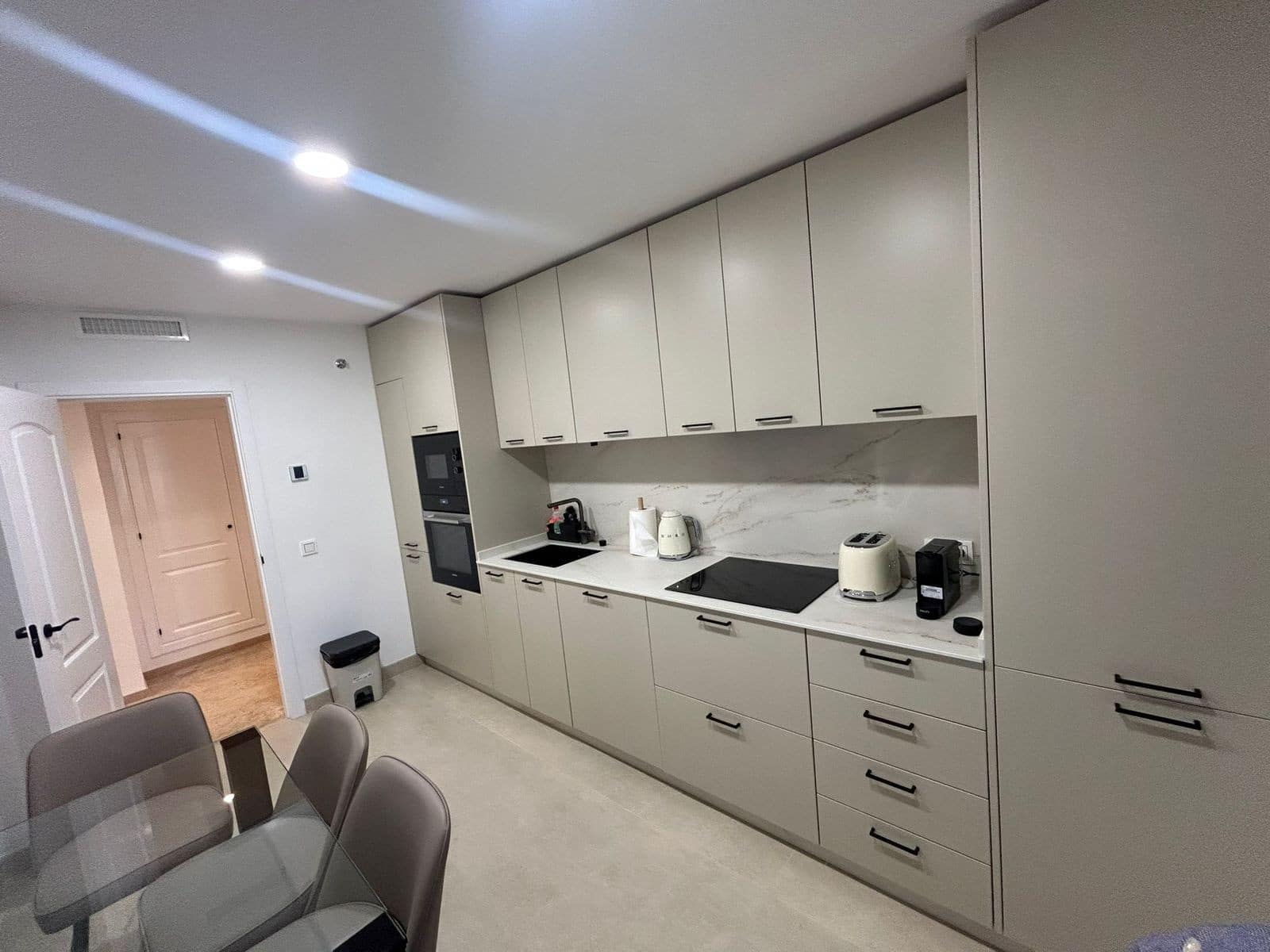 2 soverom Leilighet til leie i San Pedro de Alcantara med svømmebasseng garasje - € 2 700 (Ref: 9737862)