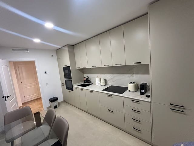 2 soverom Leilighet til leie i Nueva Alcántara, Marbella med svømmebasseng garasje - € 2 700 (Ref: 9737862)