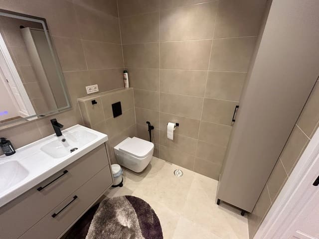 2 soverom Leilighet til leie i Nueva Alcántara, Marbella med svømmebasseng garasje - € 2 700 (Ref: 9737862)