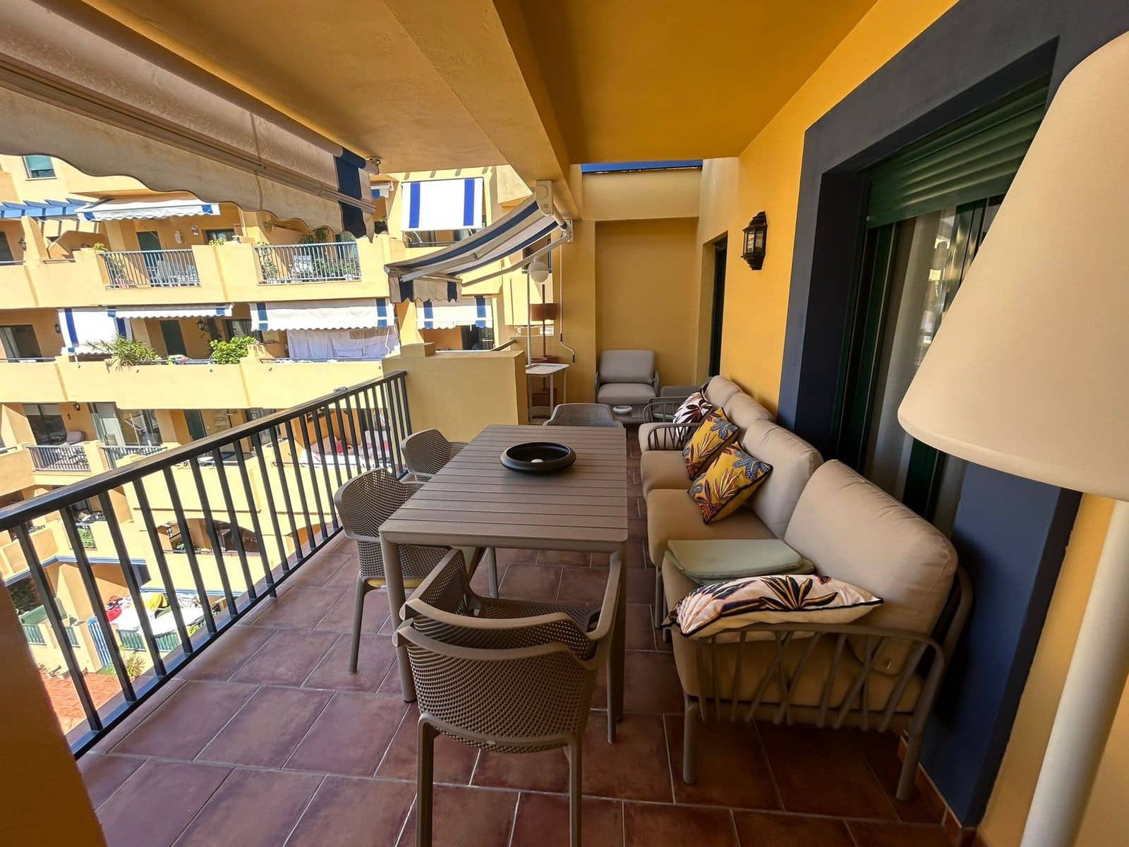 2 soverom Leilighet til leie i San Pedro de Alcantara med svømmebasseng garasje - € 2 700 (Ref: 9737862)