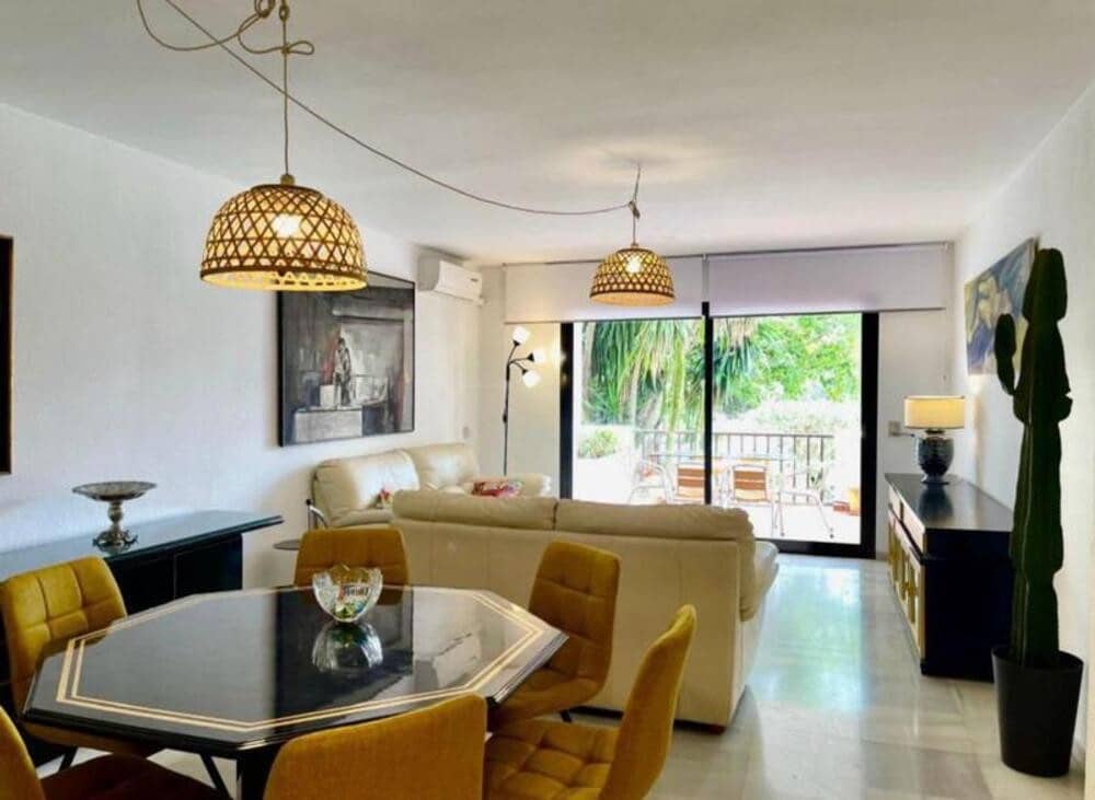 2 bedroom Apartment for rent in Puerto Banus with garage - € 2,100 (Ref: 9737863)