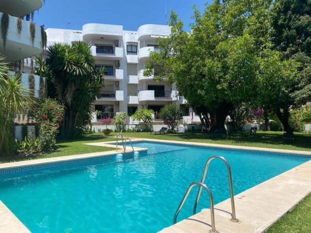 2 bedroom Apartment for rent in Puerto Banus with garage - € 2,100 (Ref: 9737863)