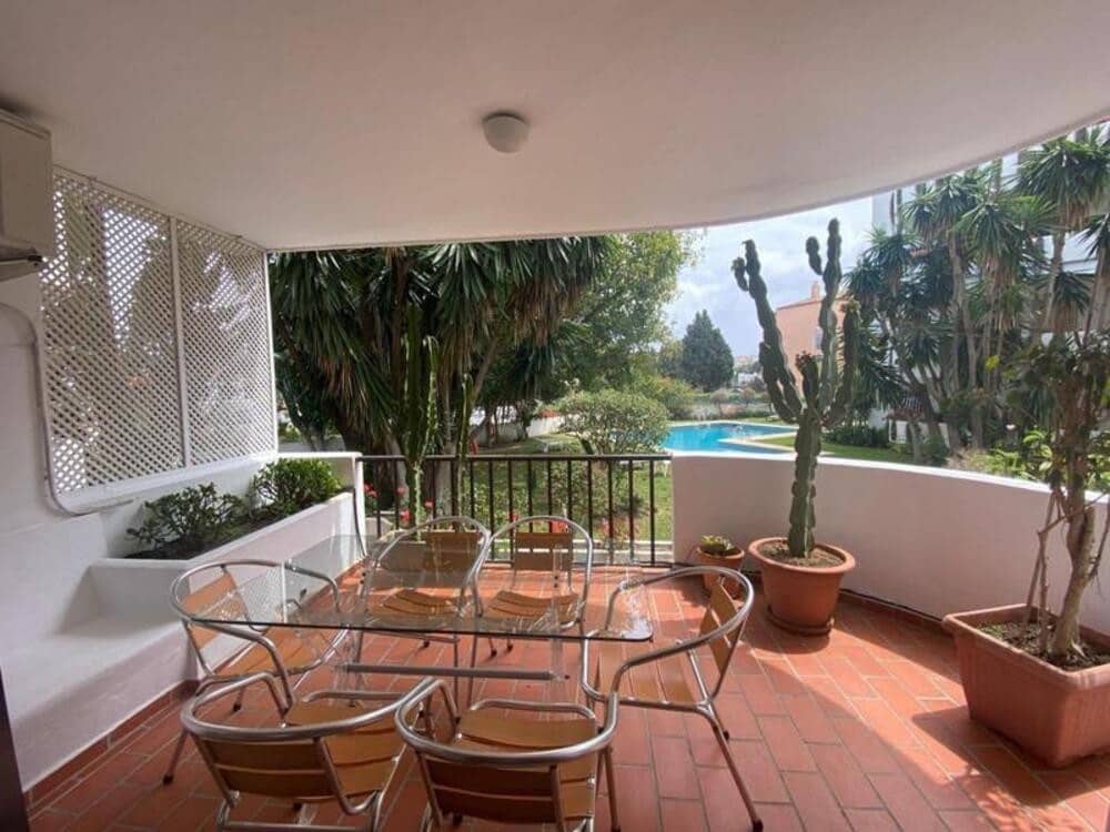 2 bedroom Apartment for rent in Puerto Banus with garage - € 2,100 (Ref: 9737863)