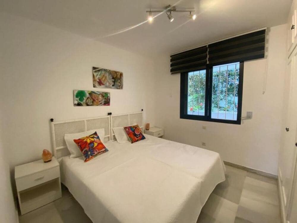 2 bedroom Apartment for rent in Puerto Banus with garage - € 2,100 (Ref: 9737863)