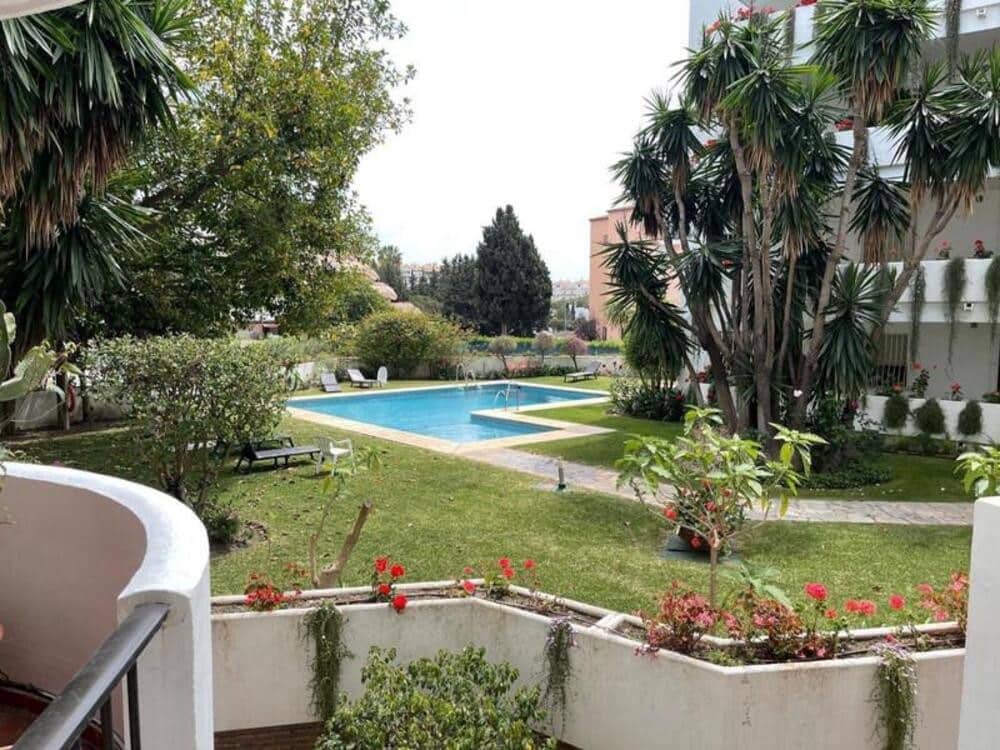 2 bedroom Apartment for rent in Puerto Banus with garage - € 2,100 (Ref: 9737863)