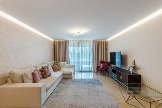 2 soverom Leilighet til leie i Nueva Andalucía Centro, Marbella med svømmebasseng garasje - € 3 300 (Ref: 9737865)