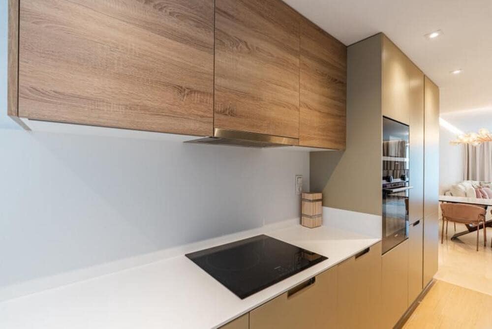 2 soverom Leilighet til leie i Marbella med svømmebasseng garasje - € 3 300 (Ref: 9737865)