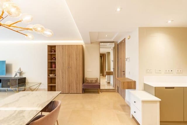 2 soverom Leilighet til leie i Nueva Andalucía Centro, Marbella med svømmebasseng garasje - € 3 300 (Ref: 9737865)